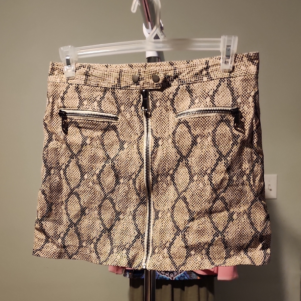 She + Sky Snake-Print Mini Skirt in Beige and Black